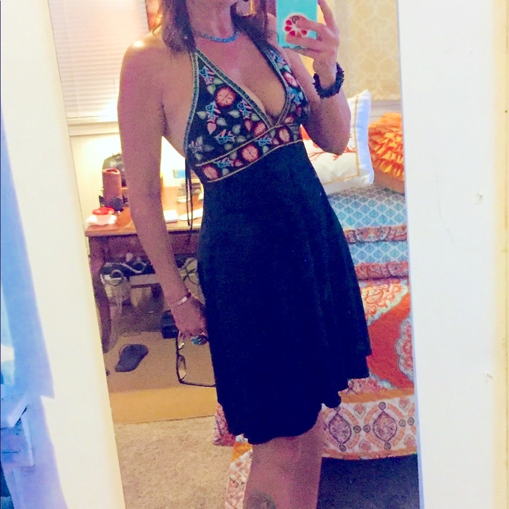 Like new Sexy Floral embroidered Triangle top dress by Lipstick -R-W-